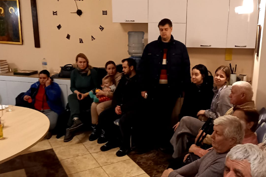 Parishioners taking shelter at a church run by the Pauline Fathers in the Kyiv suburb of Bowary. © Aid to the Church in Need