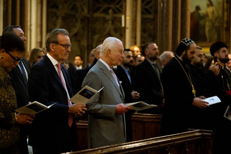 King Charles III at the Advent service in the Church of the Immaculate Conception in London (© Marcin Mazur / ACN).